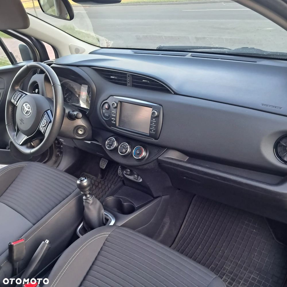 Toyota Yaris 1.5 Premium - 9
