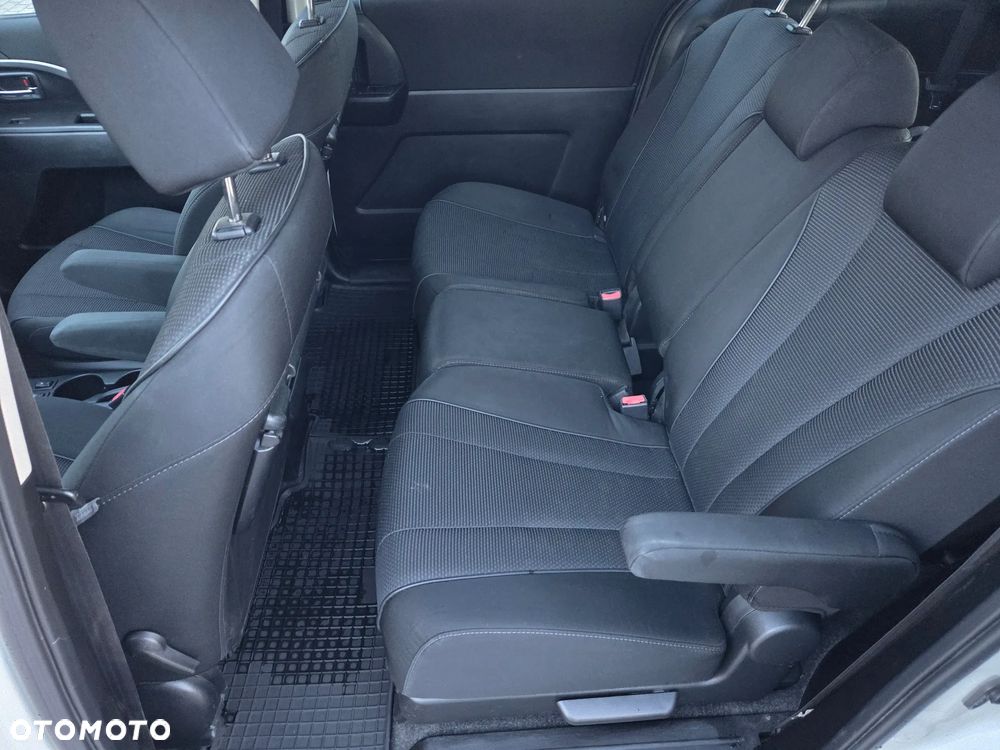 Mazda 5 - 11