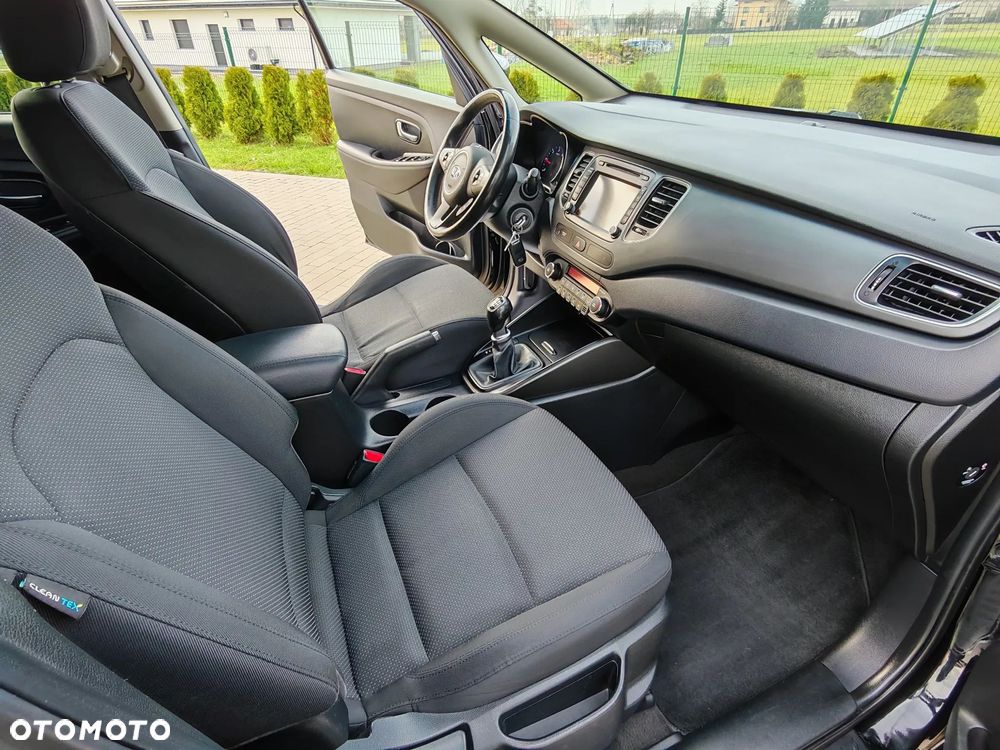 Kia Carens 1.7 CRDi 141 Dream-Team Edition - 27