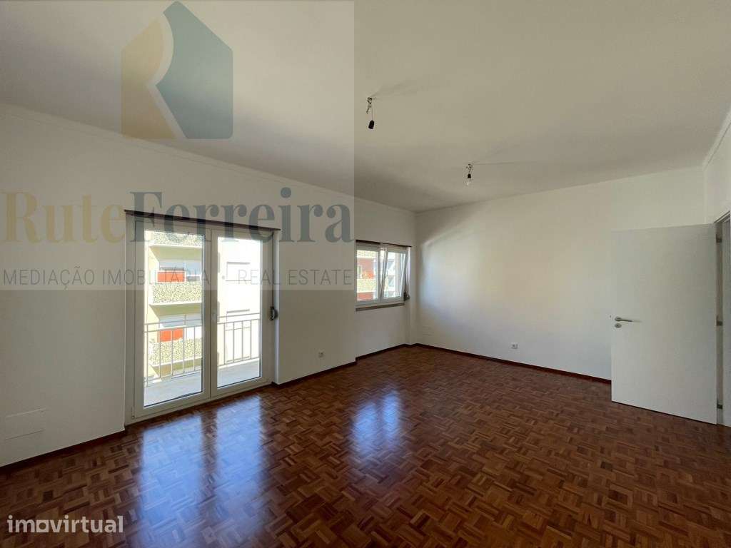 Apartamento T3 remodelado no Centro da Cidade de Torres Vedras !! - Grande imagem: 5/24