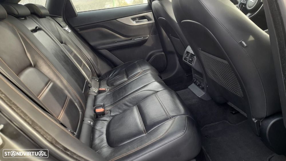 Jaguar F-Pace 2.0 i4D Prestige AWD Aut. - 25