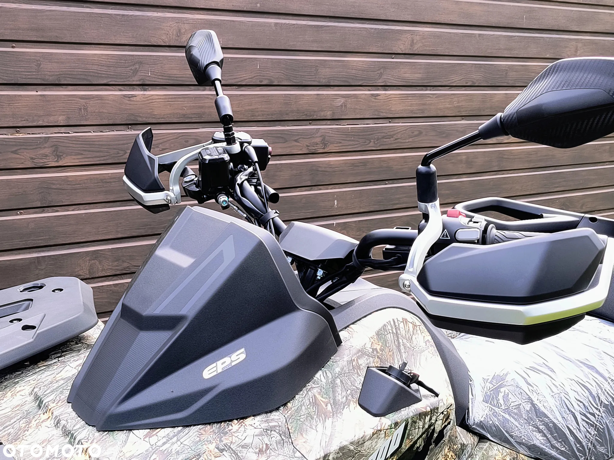 QJMOTOR SFA 1000 - 4