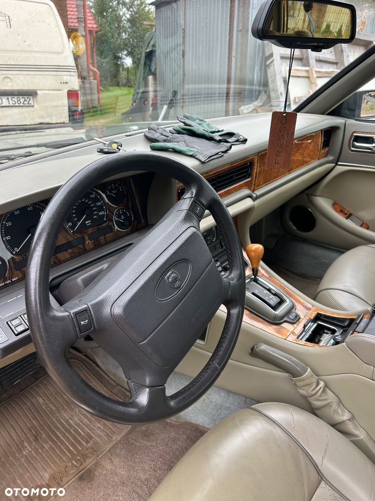Jaguar XJ XJ12 6.0 - 12
