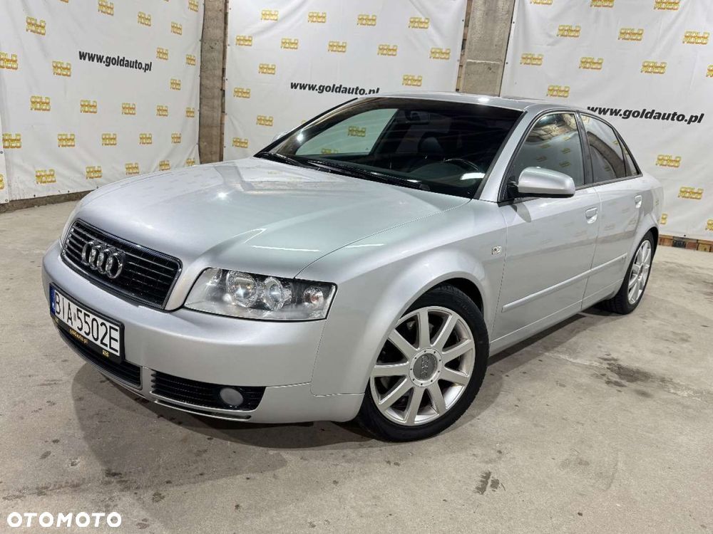 Audi A4 Limousine - 10