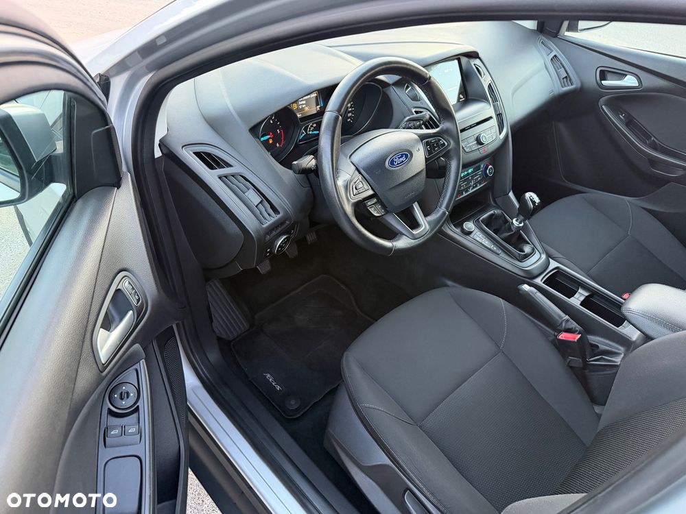 Ford Focus 1.5 TDCi SYNC Edition - 9