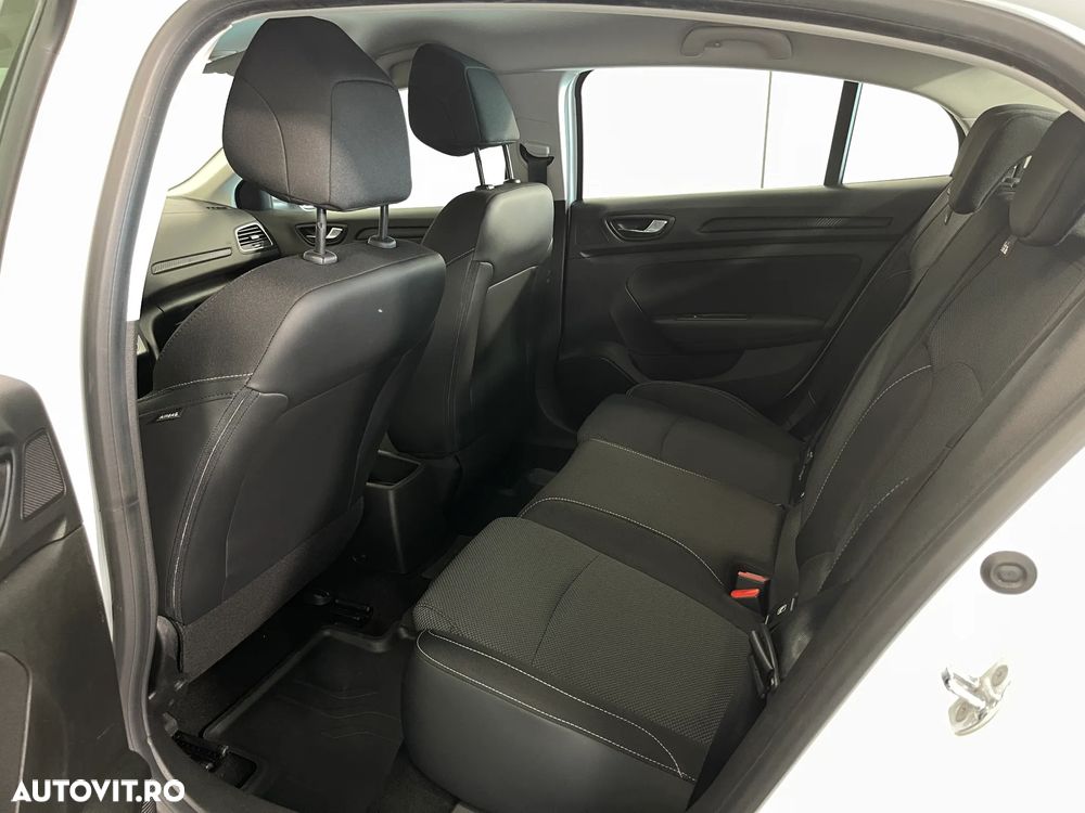 Renault Megane TCe GPF Zen - 11