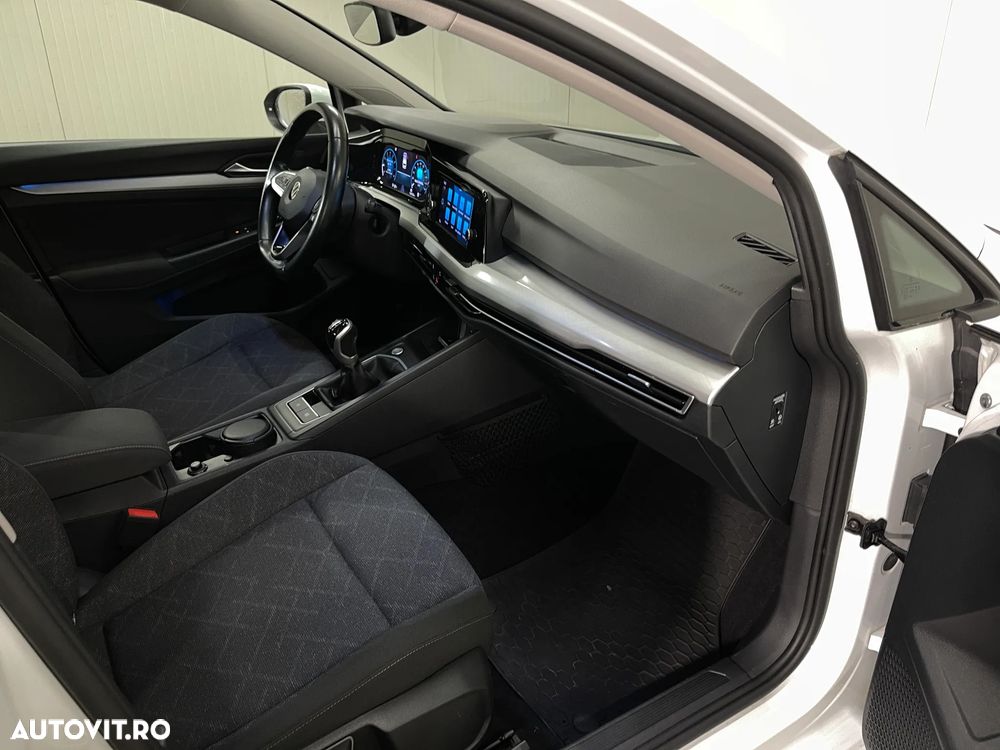 Volkswagen Golf 1.5 TSI ACT Life - 11