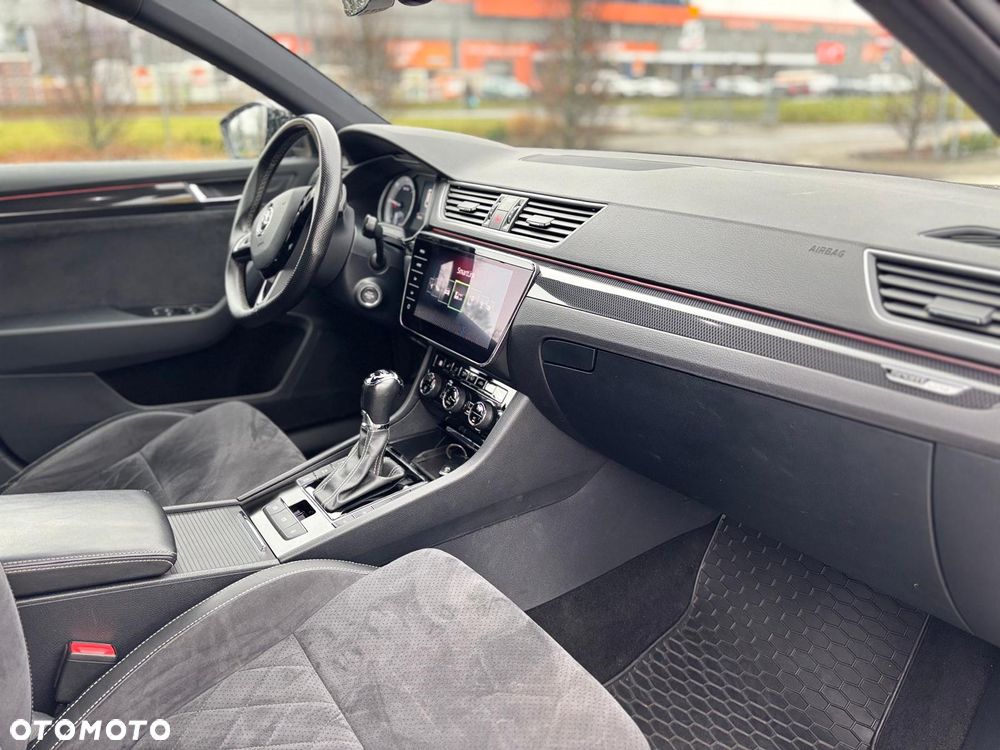 Skoda Superb 2.0 TDI 4x4 DSG SportLine - 23