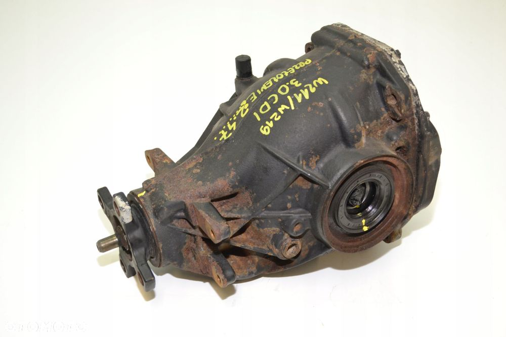 MOST TYLNY DYFER DEYFERENCJAŁ MERCEDES W211 3.0 CDI W219 A2303511808 2.47 - 1