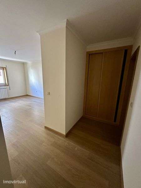 Vendo T3 centro Bragança com garagem - Grande imagem: 4/8