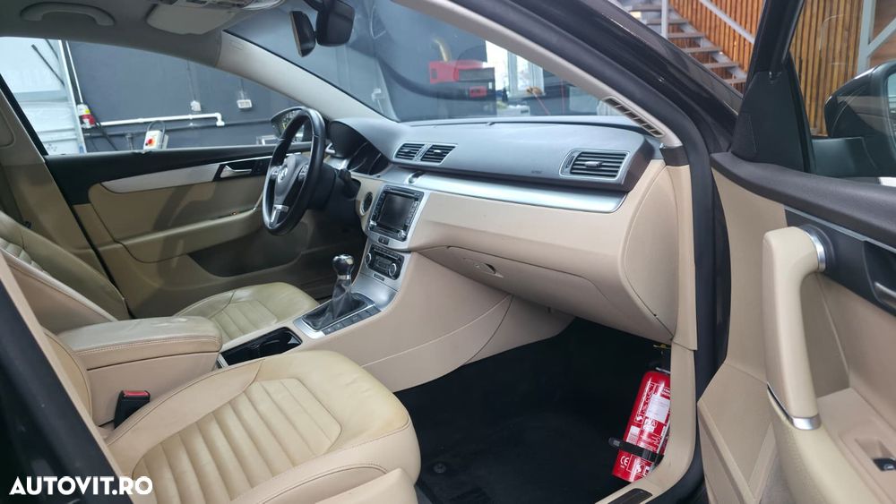 Volkswagen Passat 2.0 TDI 4Motion BlueMotion Technology Highline - 6