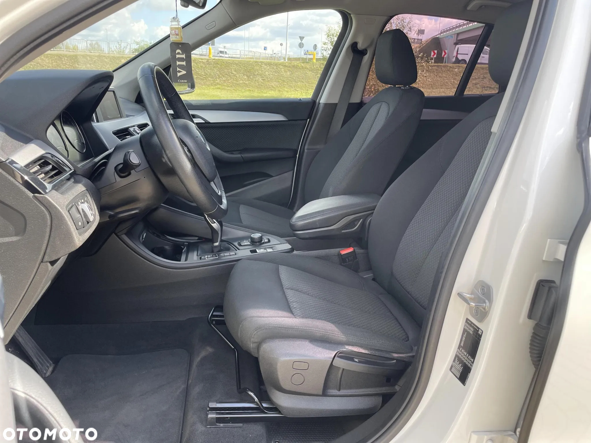 BMW X1 sDrive18i Advantage - 11