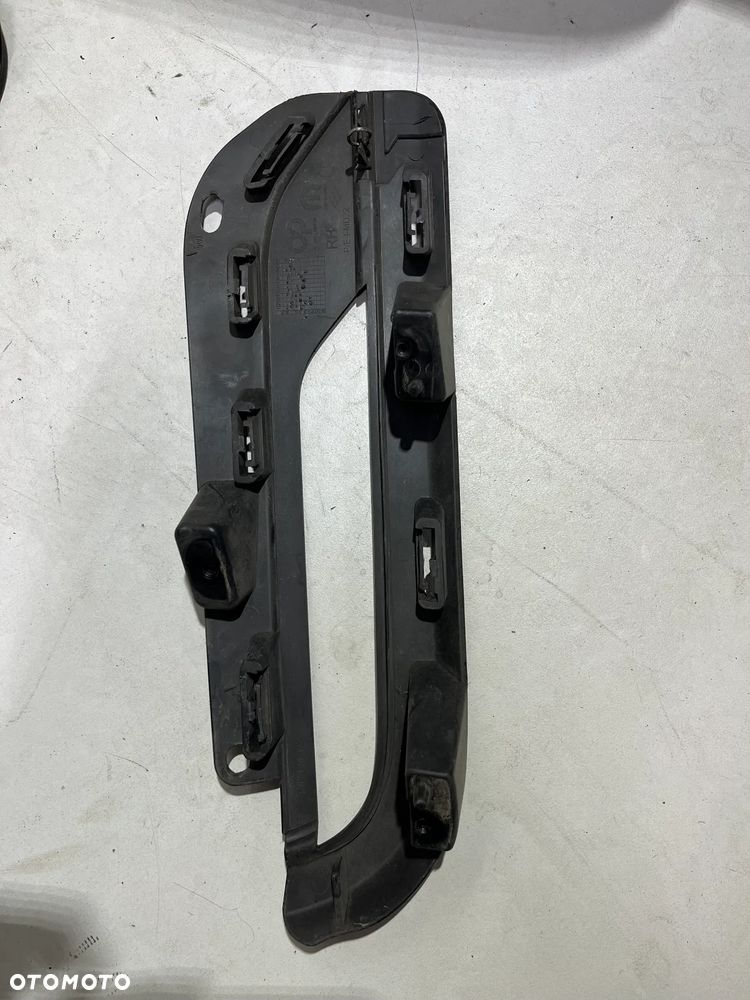 FIAT TALENTO RAMKA HALOGENU PRAWY PRZÓD 269209277R - 2