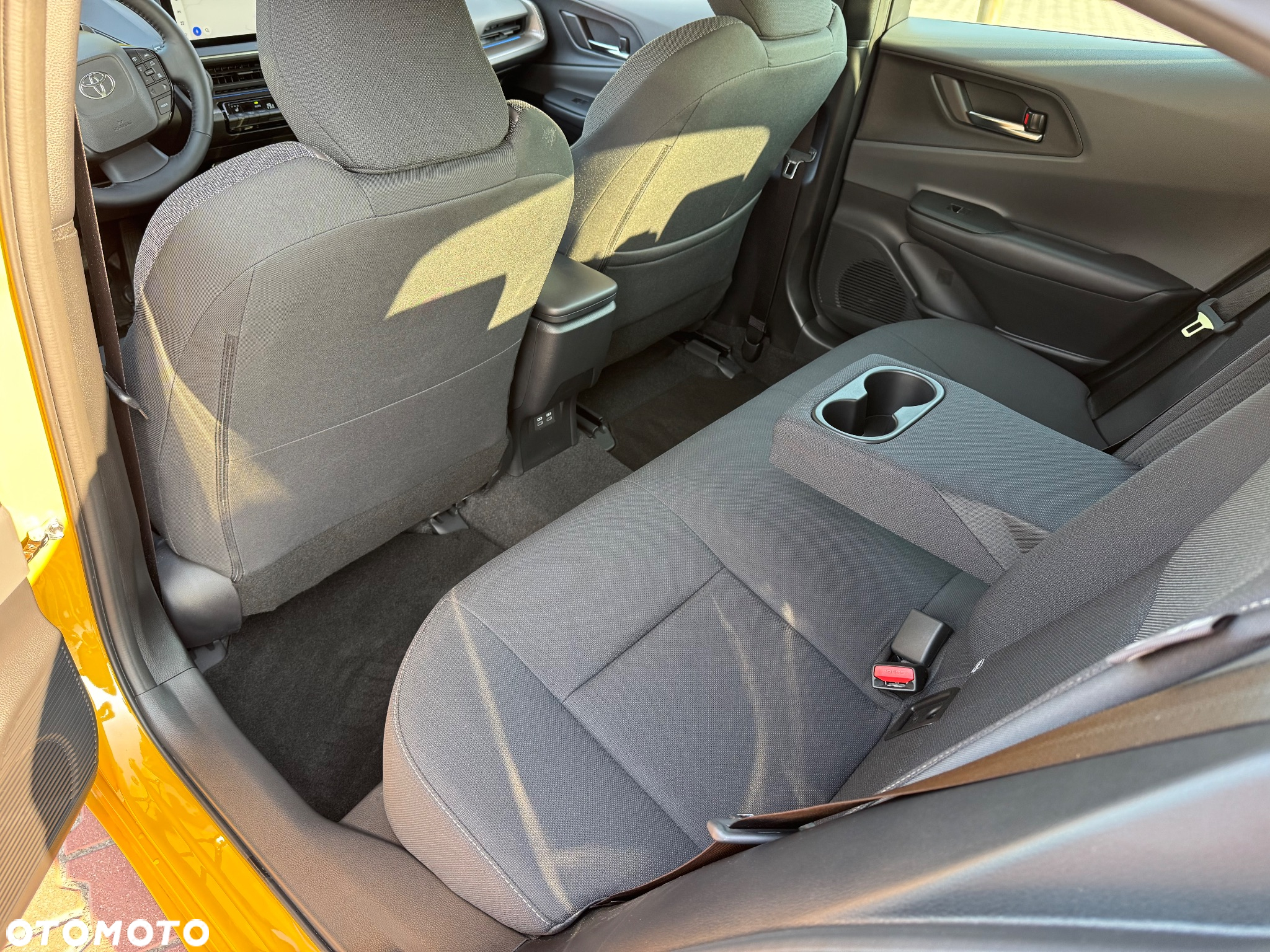 Toyota Prius Plug-in 2.0 Hybrid Executive - 32