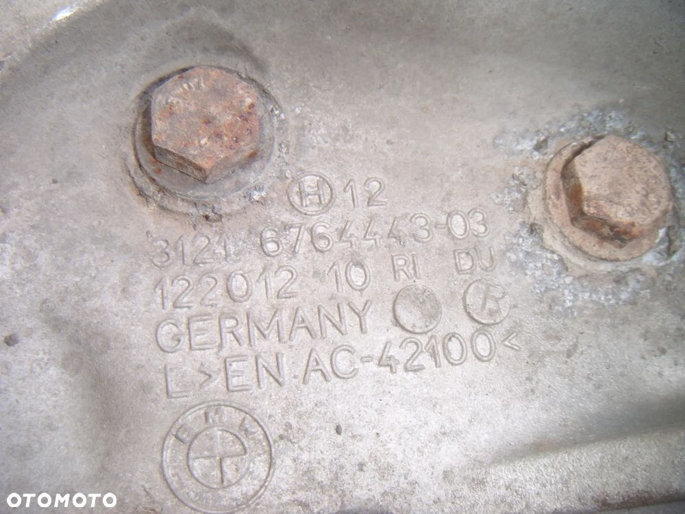 bmw1  e-87  1.6b piasta- zwrotnica lewy przód - 3