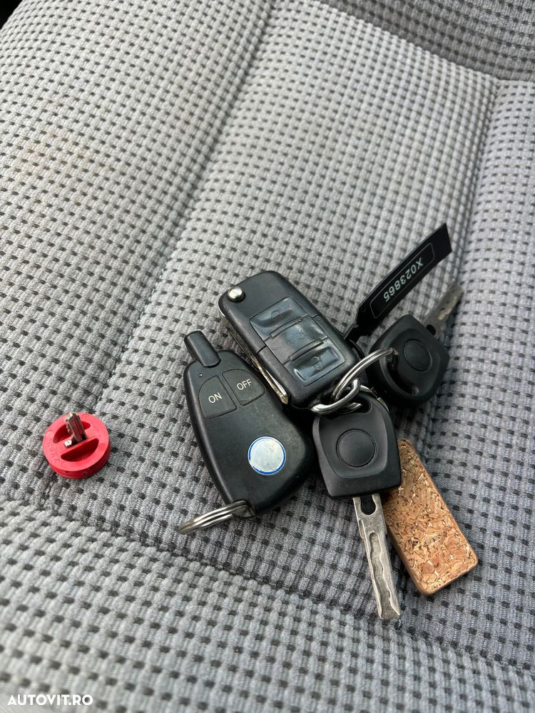 Volkswagen Caddy 1.9 DPF Familie (7-Si.) - 11