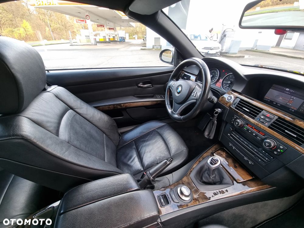 BMW Seria 3 320i - 11