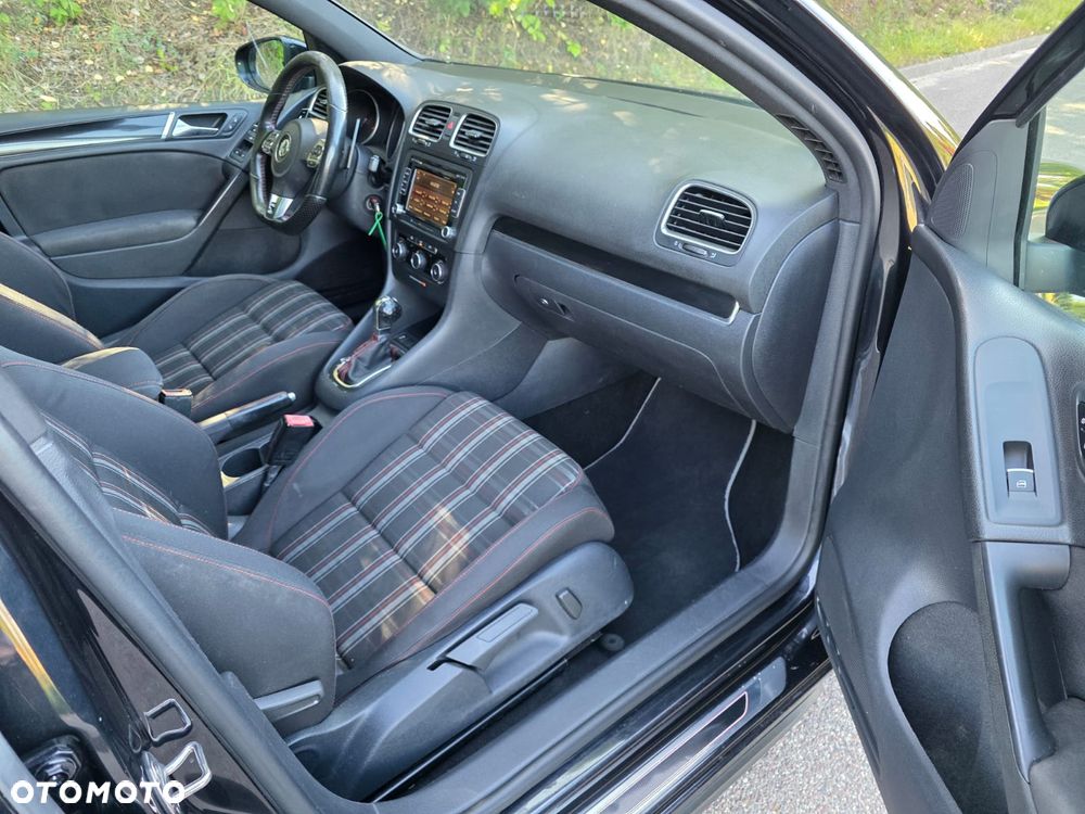 Volkswagen Golf 2.0 TSI GTI DSG - 14