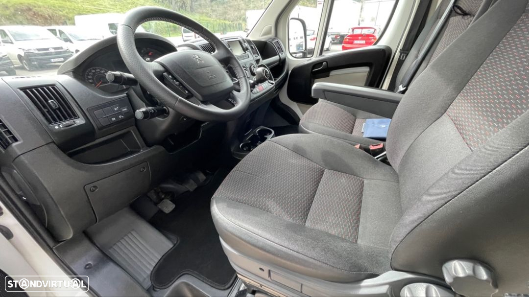 Peugeot Boxer 2.0 BlueHDi L2H2 Premium - 29