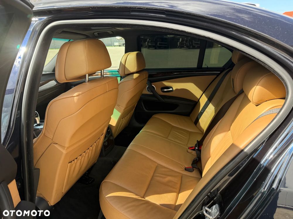 BMW Seria 5 535i xDrive - 6