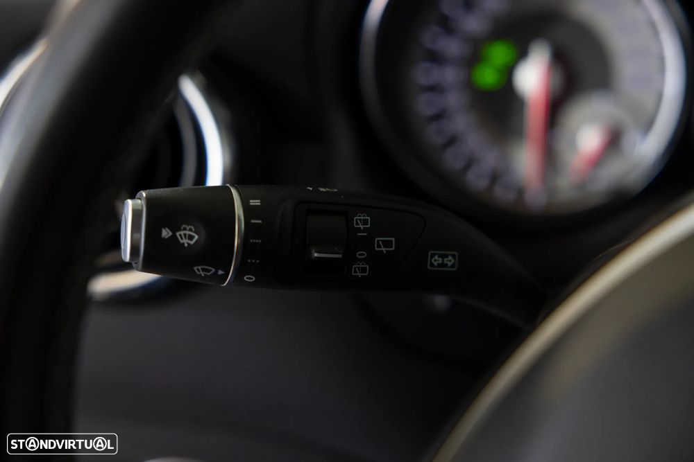 Mercedes-Benz GLA 180 (CDI) d Urban - 23