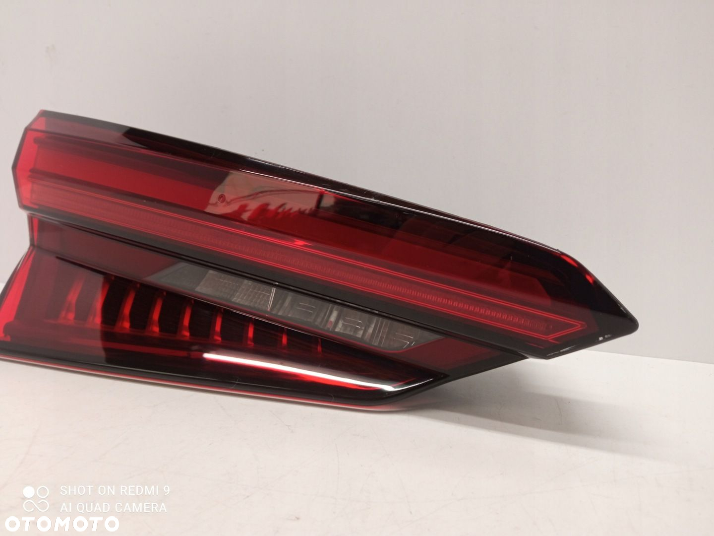 LAMPA LEWA TYLNA AUDI A5 B9 8W6945093M - 3