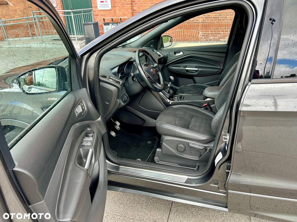 Ford Kuga 1.5 EcoBoost 2x4 Titanium - 13