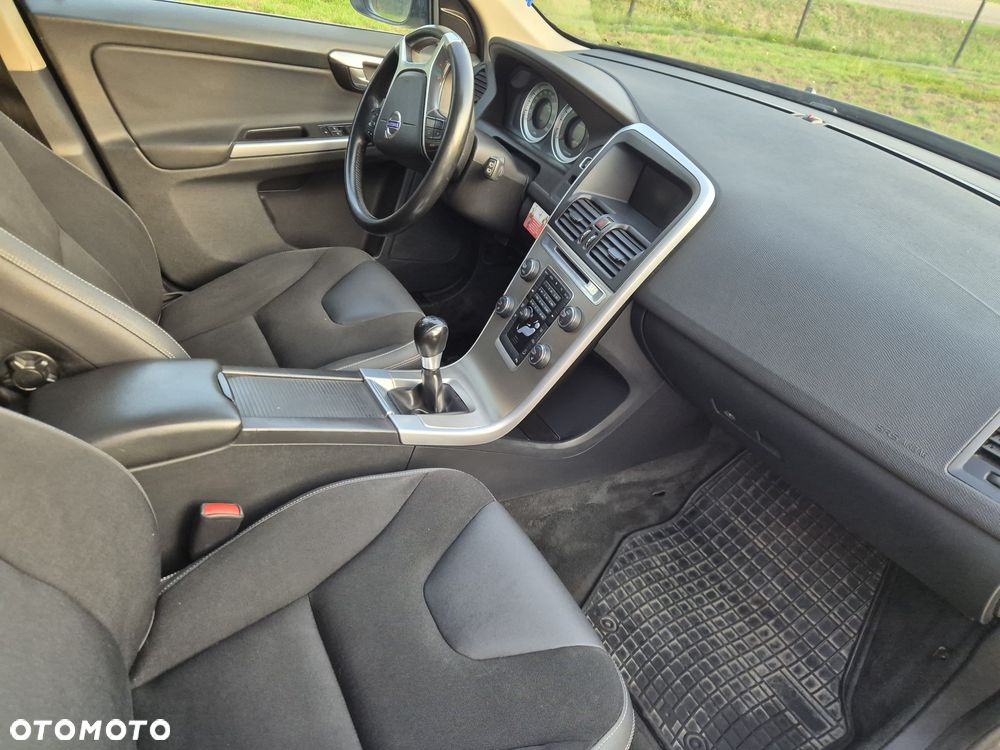 Volvo XC 60 - 8
