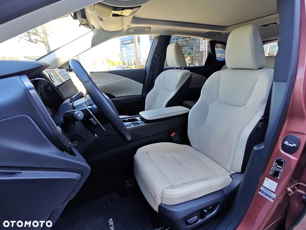 Lexus RX 350h Omotenashi - 11