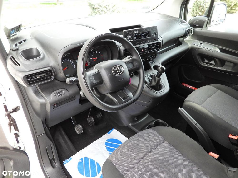 Toyota PROACE CITY  FURGON CHŁODNIA  -15*C ZASILANIE 230V TEMPOMAT KLIMATYZACJA  100KM - 3