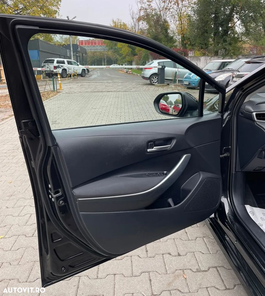 Toyota Corolla - 12