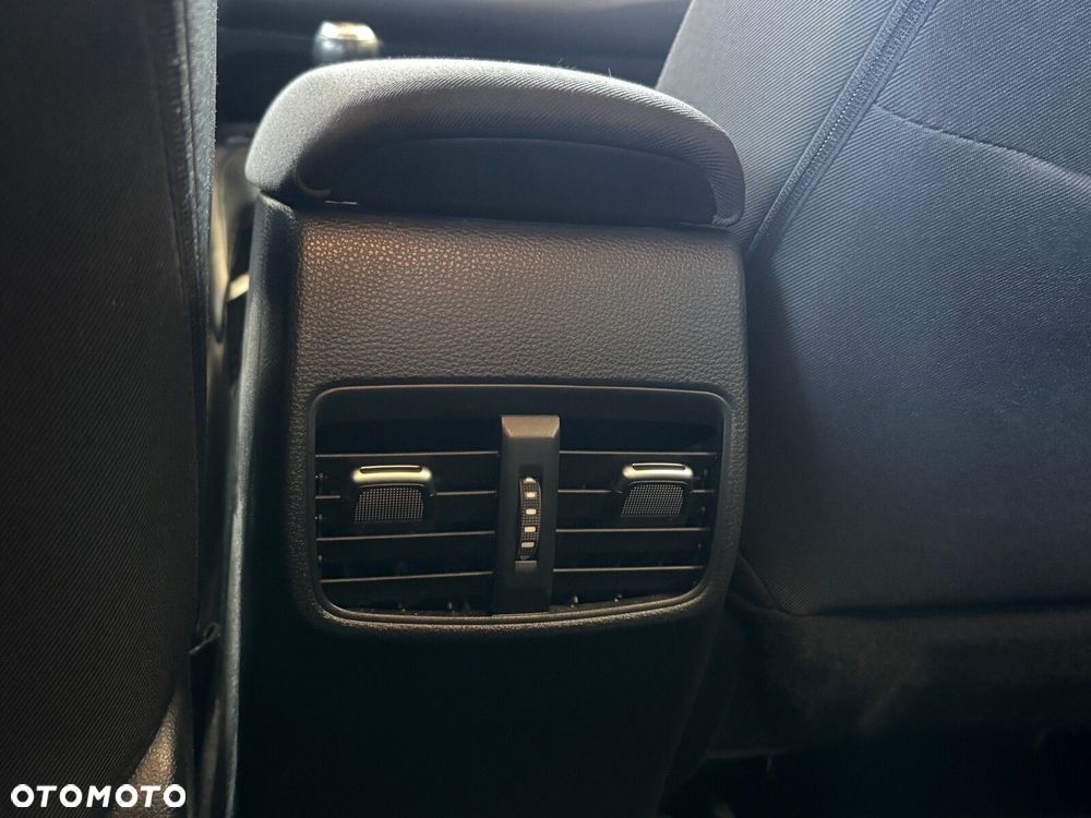 Toyota Corolla - 25