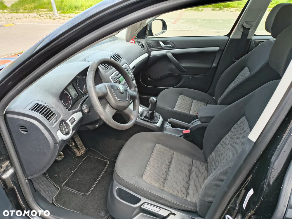 Skoda Octavia 1.8 TSI Ambiente - 12