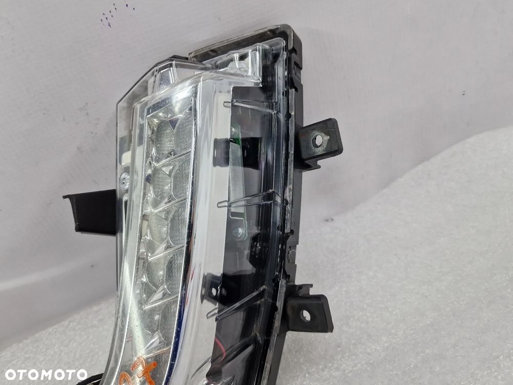 SUZUKI SWIFT MK7 V LIFT 13- LEWY HALOGEN / LED / DRL , NR STANLEY W1376E / STANLEY W1376 / STANLEY W1377J / STANLEY W1377 , NR AUKCJI LA427 - 6