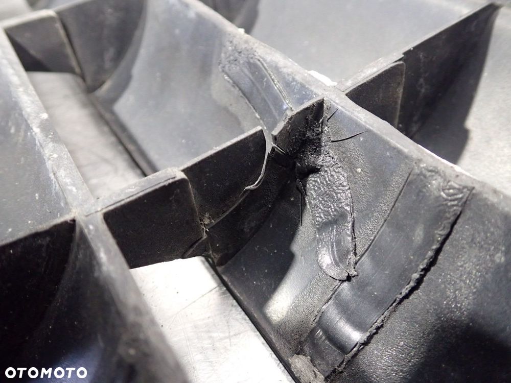 GRILL ATRAPA VOLKSWAGEN JETTA II LIFT  165853653E - 9