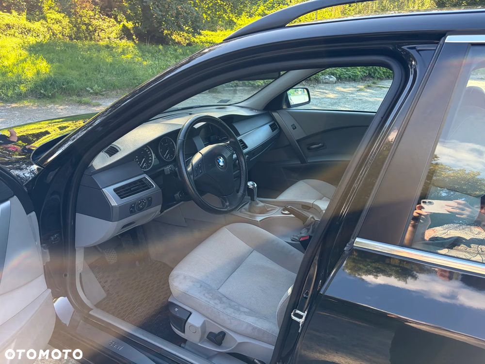 BMW Seria 5 525d - 11