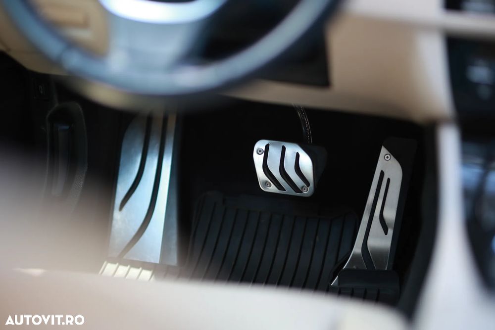 BMW Seria 5 525d xDrive - 35