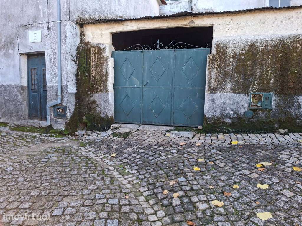 Moradia Central no Fundão com Garagem Ampla - Grande imagem: 5/12