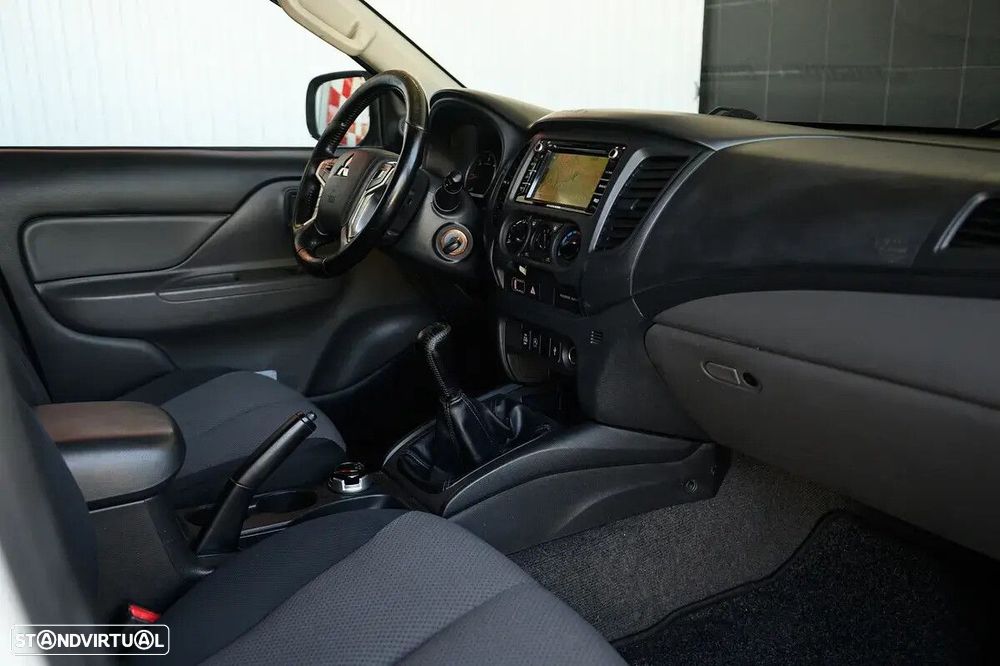 Mitsubishi L200 2.4 DI-D Club Invite Strakar Look 4WD - 26
