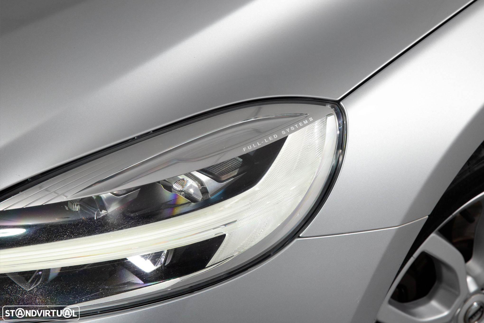 Volvo V40 Cross Country 2.0 D2 Plus - 24