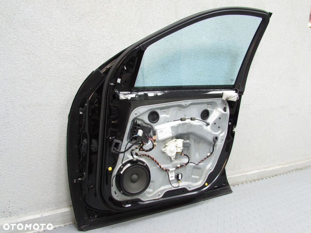 MERCEDEDES ML W164 LIFT 08-11 DRZWI PRZOD PRAWA KOMPLETNE 197 - 10