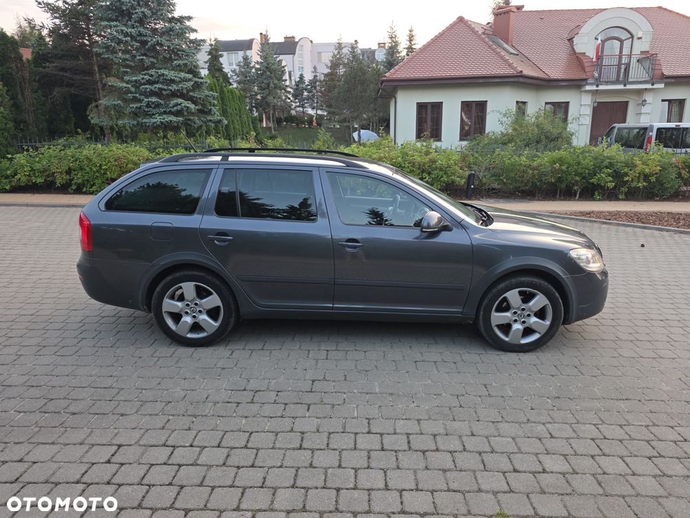 Skoda Octavia Scout 2.0 TDI DPF - 4