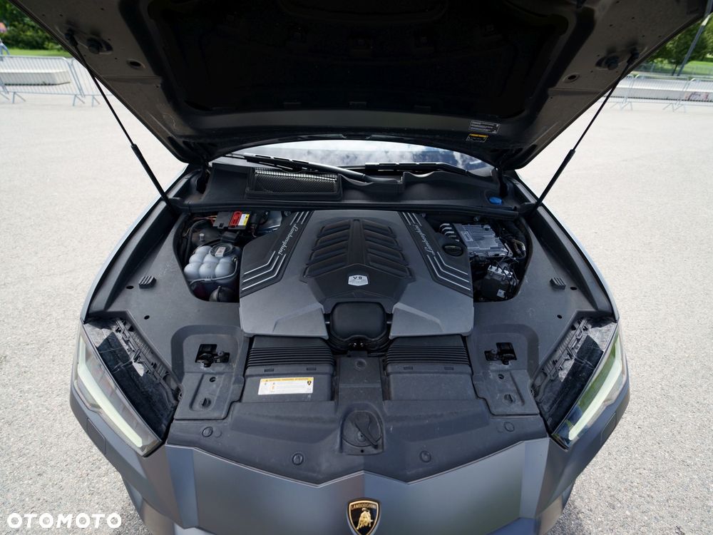 Lamborghini Urus - 32