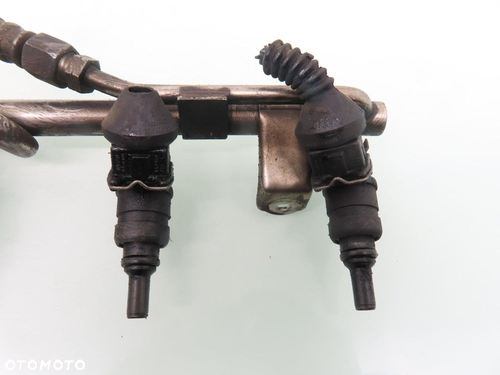 LISTWA WTRYSKOWA AUDI A4 B5 1.8 058133551F - 5