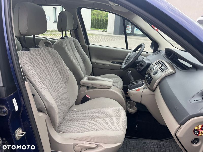 Renault Scenic 1.6 16V Confort Privilege - 5