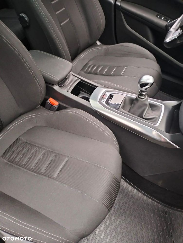 Peugeot 308 2.0 Blue HDi Allure S&S - 8