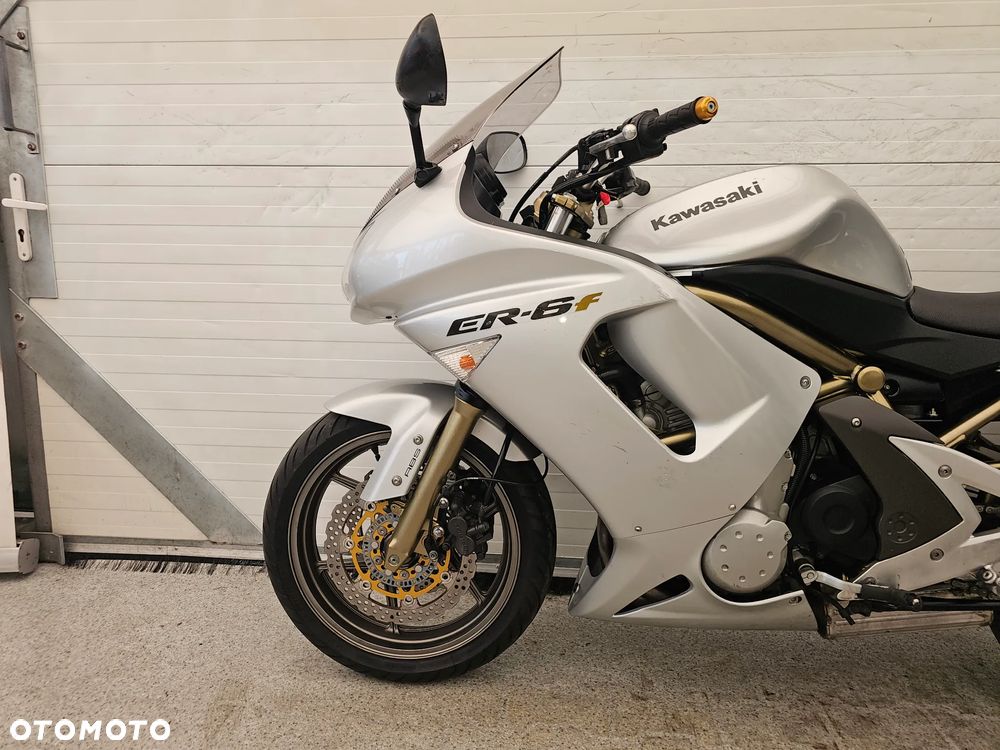 Kawasaki ER - 7