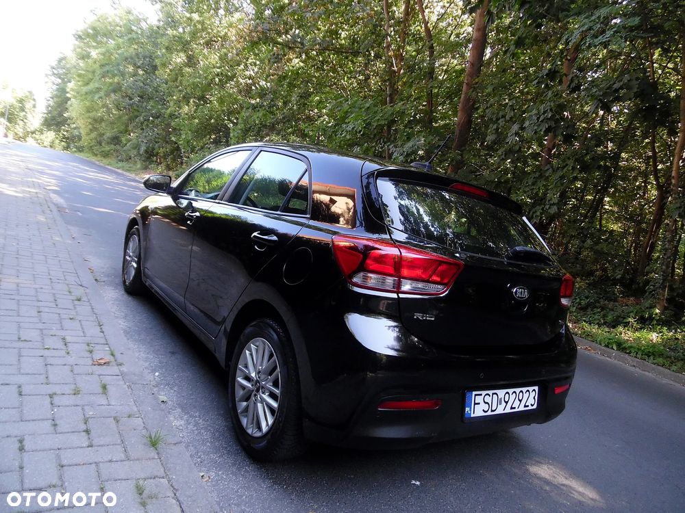 Kia Rio - 21