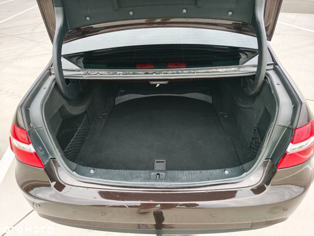 Mercedes-Benz Klasa E 250 CGI BlueEff Avantgarde - 17