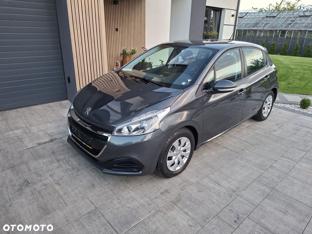 Peugeot 208 - 1